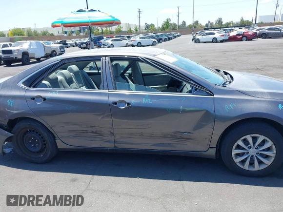 2017 Toyota Camry XLE z VIN 4T1BF1FK6HU369645, wystawiony jako IAAI lot #42371611 z przebiegiem 65 716 mil mil oraz . Historia ofert i sprzedaży dostępna na DreamBid. Obrazek 14.