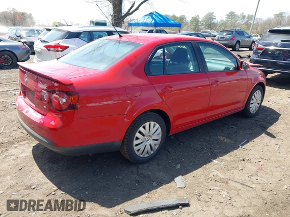 2010 Volkswagen Jetta Sedan S with VIN 3VWJZ7AJ0AM024143, listed as a IAAI auction lot 42082583 with 177,888 mi miles. Bid and sale history available at carsss.com. Image 4.