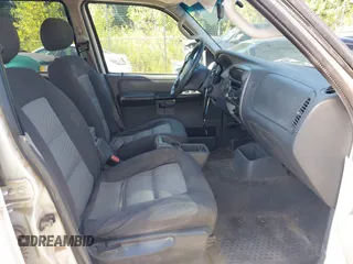 2005 Ford Explorer Sport Trac XLS z VIN 1FMZU67K25UB92409, wystawiony jako IAAI lot #42799036 z przebiegiem 150 554 mil mil oraz . Historia ofert i sprzedaży dostępna na DreamBid. Obrazek 5.