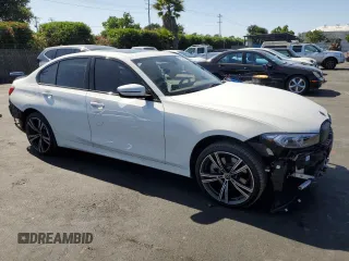 2023 BMW 3 Series 330i z VIN 3MW69FF02P8D08357, wystawiony jako Copart lot #57848895 z przebiegiem 9 923 mil mil oraz Szkoda całkowita • Salvage title. Historia ofert i sprzedaży dostępna na DreamBid. Obrazek 4.