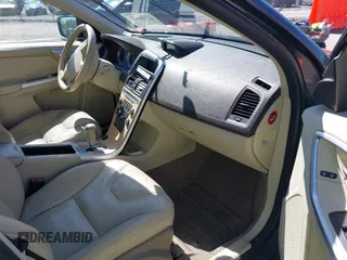 2010 Volvo XC60 3.0T с VIN YV4992DZ6A2034531, выставлен на аукционе IAAI как лот 42189423 с пробегом 256 201 миль миль и . История ставок и продаж доступна на DreamBid. Изображение 5.