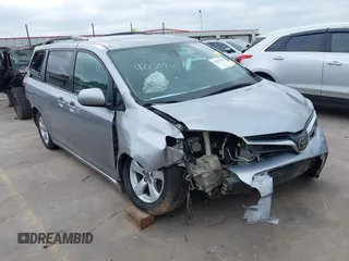 2018 Toyota Sienna LE Auto Access Seat с VIN 5TDKZ3DC3JS917131, выставлен на аукционе IAAI как лот 42250342 с пробегом 174 159 миль миль и . История ставок и продаж доступна на DreamBid. Изображение 1.