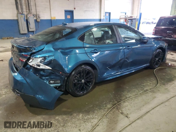 2025 Toyota Camry LE with VIN 4T1DAACK7SU015300, listed as a Copart auction lot 84261244 with 24,938 mi miles and Salvage Title. Bid and sale history available at carsss.com. Image 3.