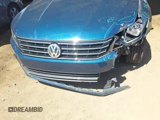 2018 Volkswagen Passat SE z VIN 1VWBA7A3XJC042079, wystawiony jako IAAI lot #42110143 z przebiegiem 74 161 mil mil oraz . Historia ofert i sprzedaży dostępna na DreamBid. Obrazek 6.