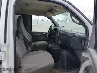 2013 Chevrolet Express Passenger 1LT with VIN 1GAZG1FA2D1176551, listed as a IAAI auction lot 41755208 with 78,045 mi miles. Bid and sale history available at carsss.com. Image 5.
