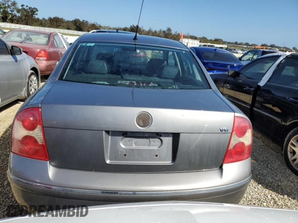 2003 Volkswagen Passat z VIN WVWPH23B03P338896, wystawiony jako Copart lot #74698014 z przebiegiem Nie podano mil oraz Nie do naprawy • Non repairable. Historia ofert i sprzedaży dostępna na DreamBid. Obrazek 6.