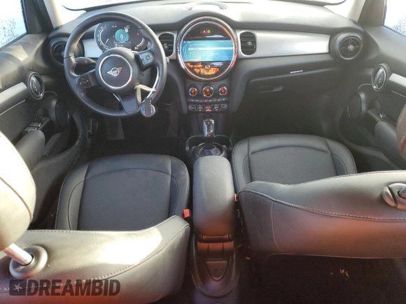 2022 MINI Hardtop 4 Door Cooper z VIN WMW33DK03N2R06435, wystawiony jako Copart lot #42131665 z przebiegiem 29 690 mil mil oraz Szkoda całkowita • Salvage title. Historia ofert i sprzedaży dostępna na DreamBid. Obrazek 8.