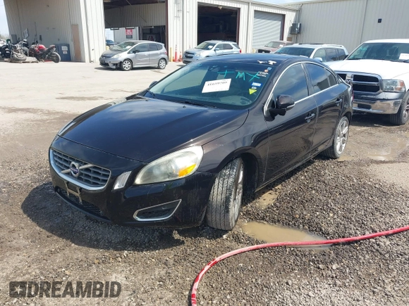 2012 Volvo S60 T6 with VIN YV1902FH4C2023235, listed as a IAAI auction lot 41659705 with 177,668 mi miles. Bid and sale history available at carsss.com. Image 2.