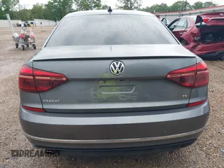 2018 Volkswagen Passat S z VIN 1VWAA7A32JC052245, wystawiony jako IAAI lot #41911668 z przebiegiem 51 634 mil mil oraz . Historia ofert i sprzedaży dostępna na DreamBid. Obrazek 16.