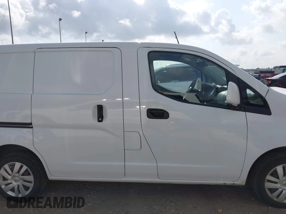 2020 Nissan NV200 SV z VIN 3N6CM0KN9LK703701, wystawiony jako IAAI lot #42401438 z przebiegiem 76 186 mil mil oraz . Historia ofert i sprzedaży dostępna na DreamBid. Obrazek 13.