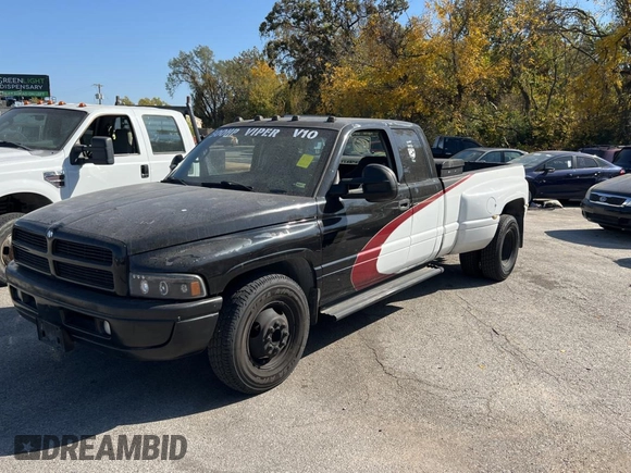 1998 Dodge 3500 z VIN 1B7MC33W4WJ170987, wystawiony jako Copart lot #78019324 z przebiegiem 216 753 mil mil oraz Szkoda całkowita • Salvage title. Historia ofert i sprzedaży dostępna na DreamBid. Obrazek 2.