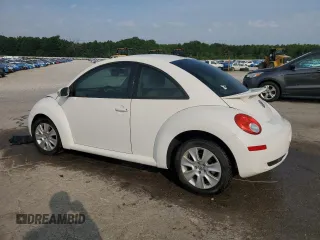 2010 Volkswagen Beetle with VIN 3VWPW3AG0AM027009, listed as a Copart auction lot 60617775 with 113,078 mi miles and Salvage title. Bid and sale history available at DreamBid. Image 2.