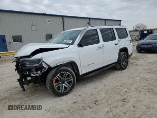 2024 Jeep Wagoneer с VIN 1C4SJUAPXRS115733, выставлен на аукционе Copart как лот 42939205 с пробегом 14 131 миль миль и Списание • Salvage title. История ставок и продаж доступна на DreamBid. Изображение 1.