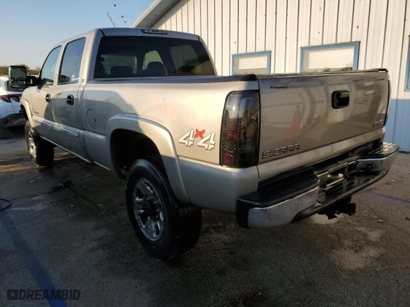 2003 GMC Sierra 2500HD SLT with VIN 1GTHK23133F238729, listed as a Copart auction lot 74989324 with 253,091 mi miles and Salvage Title. Bid and sale history available at carsss.com. Image 2.