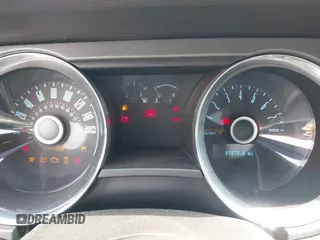 2014 Ford Mustang V6 с VIN 1ZVBP8AM2E5318701, выставлен на аукционе IAAI как лот 42265557 с пробегом 97 870 миль миль и . История ставок и продаж доступна на DreamBid. Изображение 7.