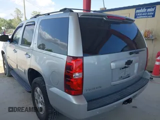 2013 Chevrolet Tahoe LT z VIN 1GNSCBE04DR238222, wystawiony jako IAAI lot #42228643 z przebiegiem 214 525 mil mil oraz . Historia ofert i sprzedaży dostępna na DreamBid. Obrazek 3.