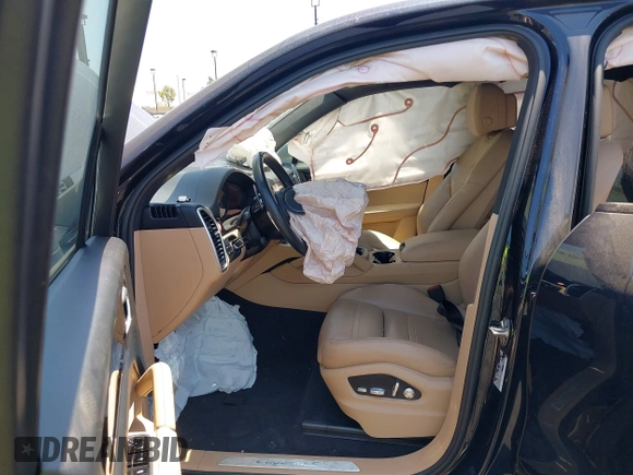 2019 Porsche Cayenne S z VIN WP1AB2AY9KDA64014, wystawiony jako IAAI lot #42294005 z przebiegiem Nie podano mil oraz . Historia ofert i sprzedaży dostępna na DreamBid. Obrazek 5.