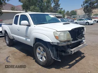 2011 Toyota Tacoma PreRunner with VIN 5TFTU4GNXBX006960, listed as a IAAI auction lot 42597130 with 138,557 mi miles and . Bid and sale history available at DreamBid. Image 1.