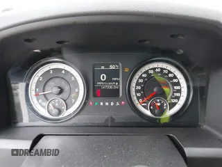 2015 Ram 1500 Express z VIN 1C6RR6KT6FS654450, wystawiony jako IAAI lot #41342835 z przebiegiem 147 336 mil mil oraz . Historia ofert i sprzedaży dostępna na DreamBid. Obrazek 7.