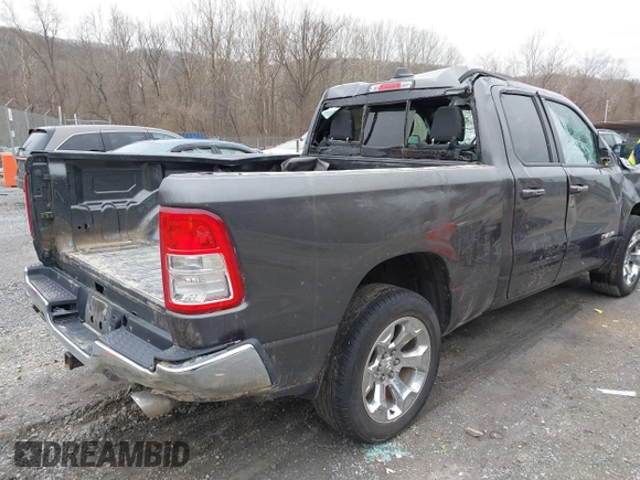 2022 Ram 1500 Big Horn z VIN 1C6SRFBT1NN282837, wystawiony jako IAAI lot #41492037 z przebiegiem 75 034 mil mil oraz . Historia ofert i sprzedaży dostępna na DreamBid. Obrazek 4.