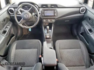 2020 Nissan Versa S z VIN 3N1CN8DV1LL920734, wystawiony jako Copart lot #54471725 z przebiegiem 64 923 mil mil oraz Szkoda całkowita • Salvage title. Historia ofert i sprzedaży dostępna na DreamBid. Obrazek 8.