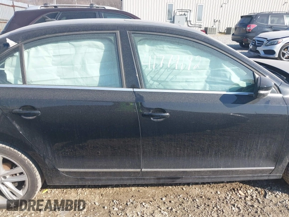 2017 Volkswagen Jetta SEL with VIN 3VWL17AJ5HM406727, listed as a IAAI auction lot 41779192 with 41,215 mi miles and . Bid and sale history available at DreamBid. Image 13.