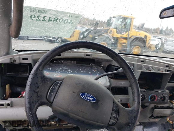 2003 Ford Super Duty F-250 XL with VIN 1FTNX21PX3EB41240, listed as a IAAI auction lot 40984229 with 1 mi miles. Bid and sale history available at carsss.com. Image 7.