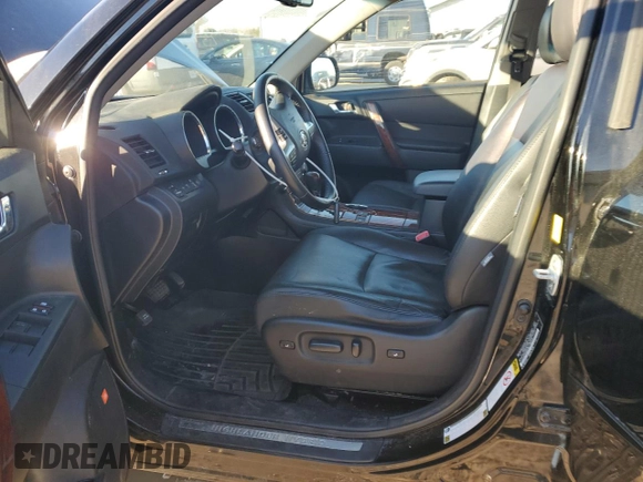 2011 Toyota Highlander Hybrid Limited with VIN JTEDC3EH0B2001564, listed as a Copart auction lot 82548214 with 0 mi miles and Salvage Title. Bid and sale history available at carsss.com. Image 7.