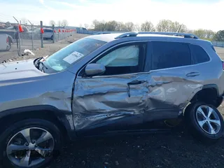 2020 Jeep Cherokee Limited with VIN 1C4PJMDX5LD624643, listed as a IAAI auction lot 41850663 with 89,947 mi miles and . Bid and sale history available at DreamBid. Image 6.