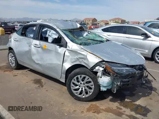 2018 Toyota Corolla L z VIN 2T1BURHE5JC068433, wystawiony jako IAAI lot #42236630 z przebiegiem Nie podano mil oraz . Historia ofert i sprzedaży dostępna na DreamBid. Obrazek 6.