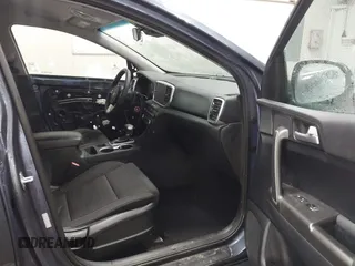 2021 Kia Sportage LX with VIN KNDPMCAC2M7877132, listed as a IAAI auction lot 41443934 with 9,528 mi miles and . Bid and sale history available at carsss.com. Image 5.