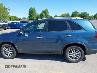 2015 Kia Sorento LX with VIN 5XYKTDA64FG554803, listed as a IAAI auction lot 42561844 with Not provided miles and . Bid and sale history available at DreamBid. Image 13.