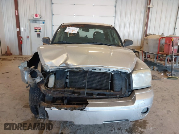 2006 Dodge Dakota SLT with VIN 1D7HW48N46S600256, listed as a IAAI auction lot 41442535 with 184,283 mi miles and . Bid and sale history available at carsss.com. Image 12.