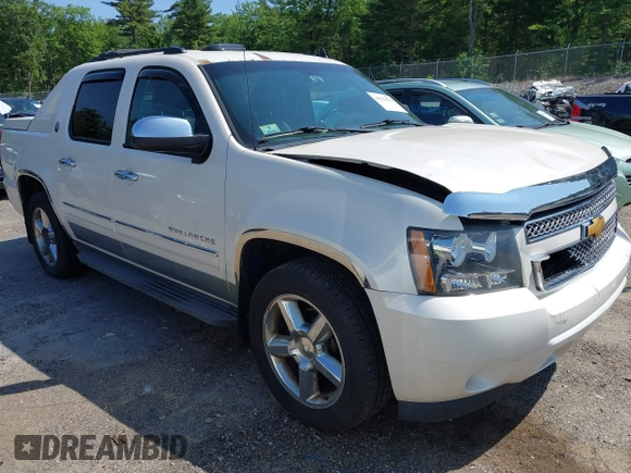 2013 Chevrolet Avalanche LTZ with VIN 3GNTKGE71DG122204, listed as a IAAI auction lot 42513923 with 152,733 mi miles and . Bid and sale history available at DreamBid. Image 1.