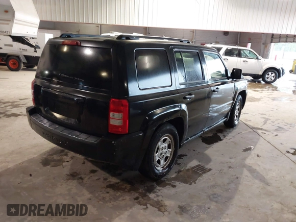 2008 Jeep Patriot Sport z VIN 1J8FF28W68D705251, wystawiony jako IAAI lot #42248701 z przebiegiem 121 033 mil mil oraz . Historia ofert i sprzedaży dostępna na DreamBid. Obrazek 4.