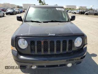 2017 Jeep Patriot Latitude with VIN 1C4NJPFB1HD184633, listed as a Copart auction lot 52252965 with 159,773 mi miles and Salvage Title. Bid and sale history available at DreamBid. Image 5.