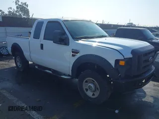 2008 Ford Super Duty F-250 SRW XL with VIN 1FTSX21R08EE25570, listed as a IAAI auction lot 41602856 with 113,322 mi miles. Bid and sale history available at carsss.com. Image 1.