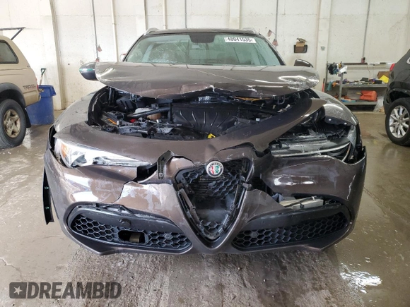 2018 Alfa Romeo Stelvio Ti z VIN ZASFAKBN4J7C22701, wystawiony jako Copart lot #48041535 z przebiegiem 137 764 mil mil oraz Szkoda całkowita • Salvage title. Historia ofert i sprzedaży dostępna na DreamBid. Obrazek 5.