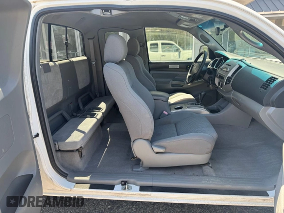 2005 Toyota Tacoma with VIN 5TEUU42N35Z126382, listed as a Copart auction lot 56938225 with 260,634 mi miles and Clean Title. Bid and sale history available at DreamBid. Image 6.
