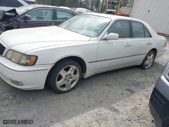 2000 Infiniti Q45 with VIN JNKBY31A9YM300780, listed as a IAAI auction lot 41950554 with 258,854 mi miles. Bid and sale history available at carsss.com. Image 2.