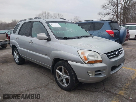 2005 Kia Sportage LX with VIN KNDJE723257071317, listed as a IAAI auction lot 41547643 with 267,610 mi miles and . Bid and sale history available at carsss.com. Image 1.