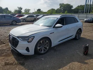 2021 Audi e-tron Premium Plus с VIN WA1LAAGE1MB004239, выставлен на аукционе Copart как лот 65929855 с пробегом 22 935 миль миль и Чистый • Clean title. История ставок и продаж доступна на DreamBid. Изображение 1.