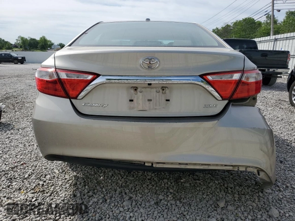 2017 Toyota Camry XLE z VIN 4T1BF1FK7HU616848, wystawiony jako Copart lot #57220335 z przebiegiem 96 762 mil mil oraz Szkoda całkowita • Salvage title. Historia ofert i sprzedaży dostępna na DreamBid. Obrazek 6.