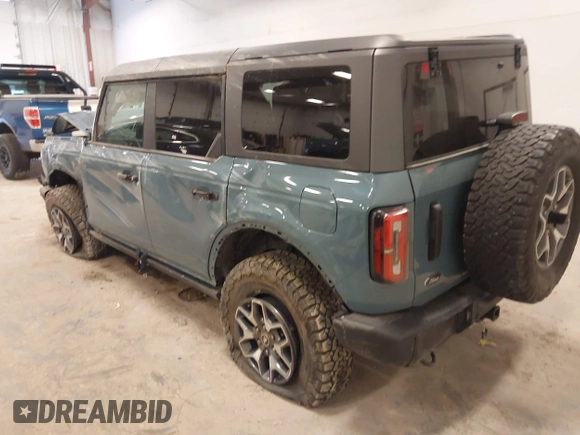 2022 Ford Bronco z VIN 1FMEE5DP8NLB54954, wystawiony jako IAAI lot #42038688 z przebiegiem 45 182 mil mil oraz . Historia ofert i sprzedaży dostępna na DreamBid. Obrazek 3.
