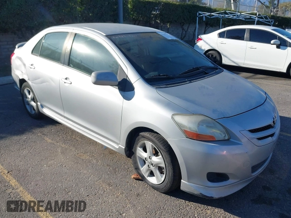 2007 Toyota Yaris with VIN JTDBT923771127215, listed as a IAAI auction lot 41647533 with 207,248 mi miles. Bid and sale history available at carsss.com. Image 1.