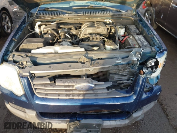2006 Ford Explorer XLS with VIN 1FMEU62E26UA53768, listed as a IAAI auction lot 41136559 with 128,402 mi miles. Bid and sale history available at carsss.com. Image 10.