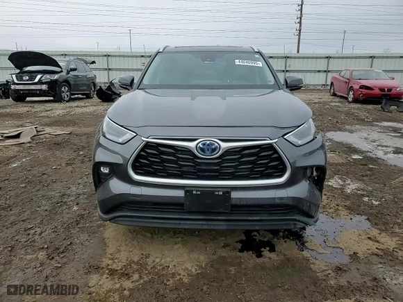 2023 Toyota Highlander Hybrid XLE with VIN 5TDKBRCH3PS118141, listed as a Copart auction lot 44040995 with 32,145 mi miles and Salvage Title. Bid and sale history available at carsss.com. Image 12.