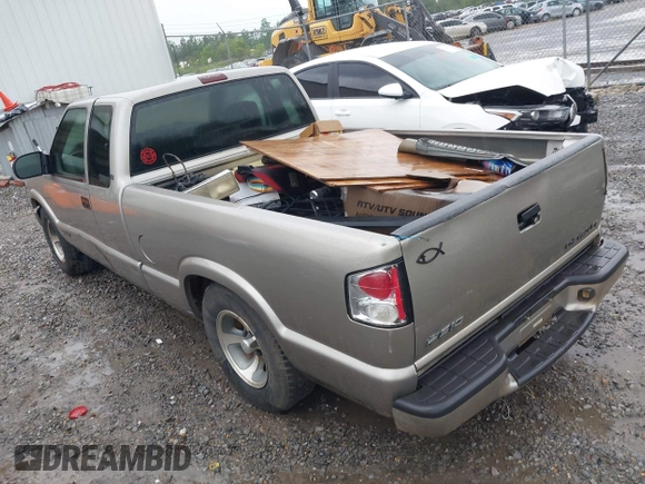 2001 Chevrolet S-10 LS with VIN 1GCCS19551K148520, listed as a IAAI auction lot 42218952 with 199,320 mi miles and . Bid and sale history available at DreamBid. Image 3.