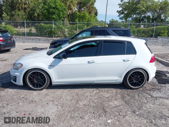 2015 Volkswagen Golf GTI SE with VIN 3VW5T7AU9FM003358, listed as a IAAI auction lot 41933772 with 99,303 mi miles. Bid and sale history available at carsss.com. Image 14.