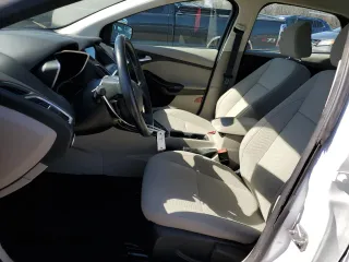 2016 Ford Focus Electric z VIN 1FADP3R42GL277445, wystawiony jako Copart lot #46379555 z przebiegiem 7007 mil mil oraz Tytuł czysty. Historia ofert i sprzedaży dostępna na DreamBid. Obrazek 7.